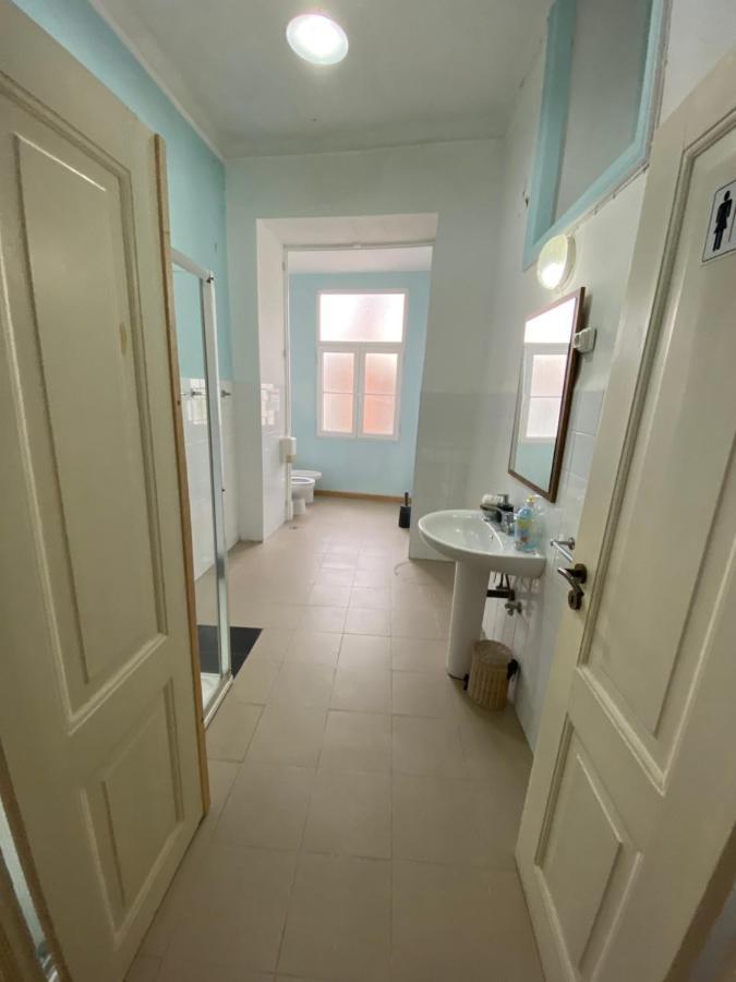 Classic Chiado 1 - Central Guest House Room With Shared Bathroom Lisbon Exterior photo